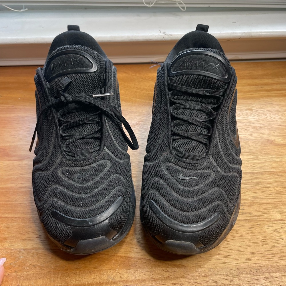 Black Air Max Sneakers